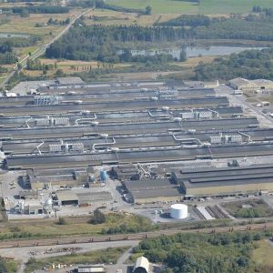 The deal to buy the former Alcoa Intalco Works near Ferndale, Wash., has spluttered over the lack of a power supply agreement.