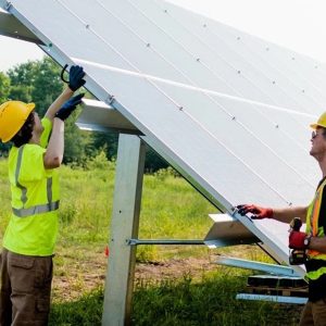 L'Anse, Mich., installed a 340-panel, 110.5 kw community solar array with help from Michigan Michigan Technological University and other partners.