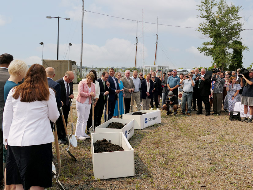 Ceremonial groundbreaking in Salem